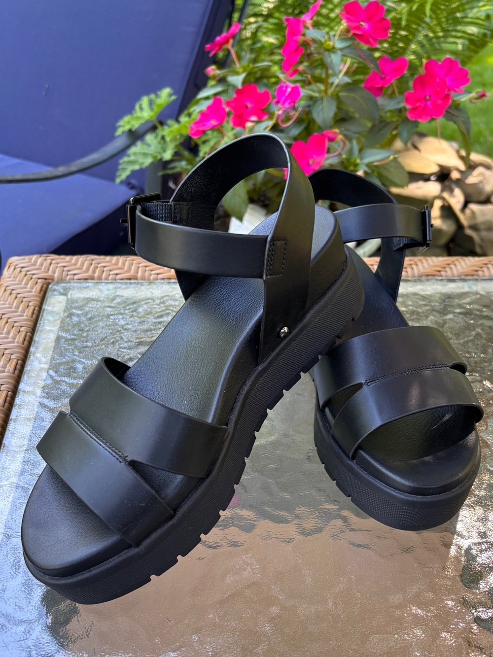 MIA Lunna Black Flatform Sandals